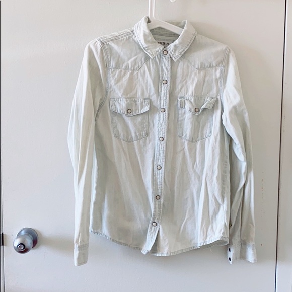 Forever 21 Tops - NWOT Button down shirt